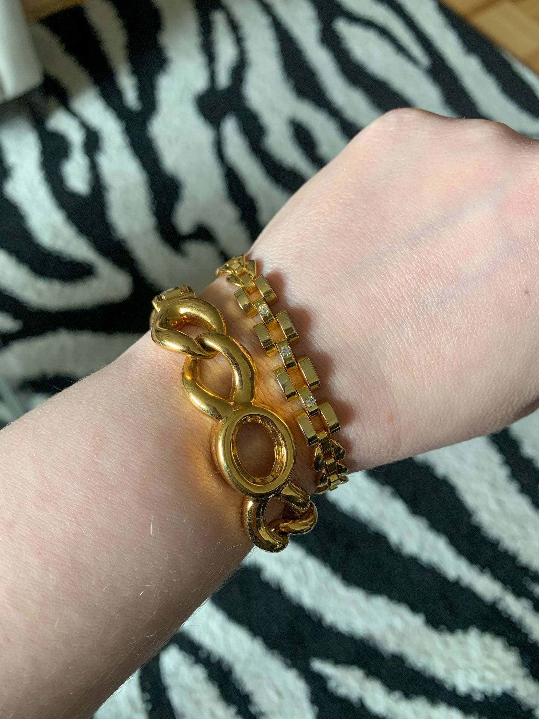 Vintage 1980's Gold Loop Bracelet