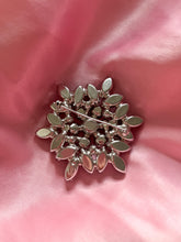 Dazzling Vintage 1950's Weiss Brooch