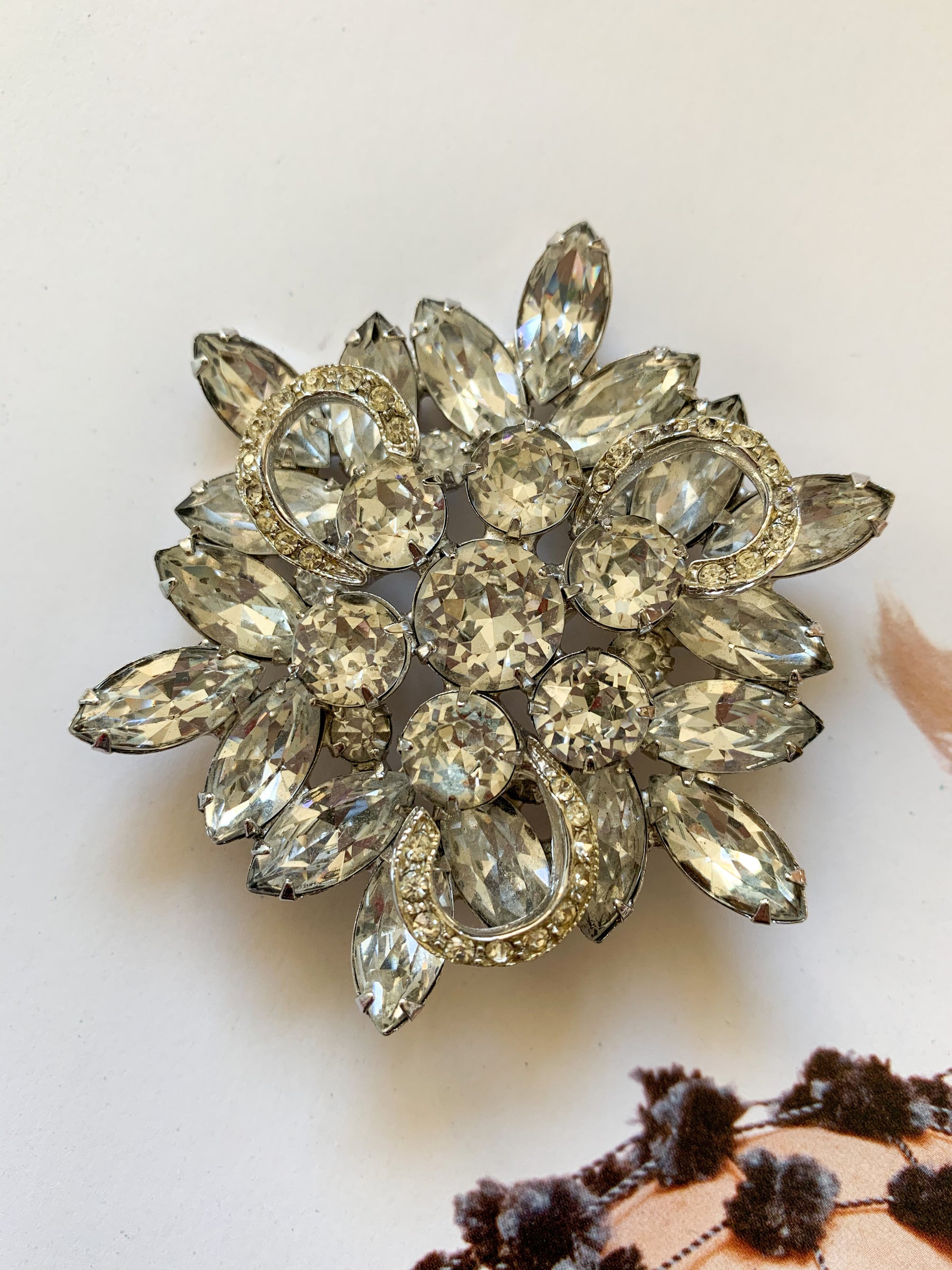 Weiss Flower Brooch Yellow Daisy The Resale Boutique